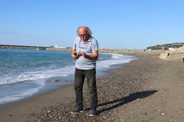 Zonguldak'ta Emekli Öğretmen Tarihin İzlerini Hediyelik Eşyalara Dönüştürüyor