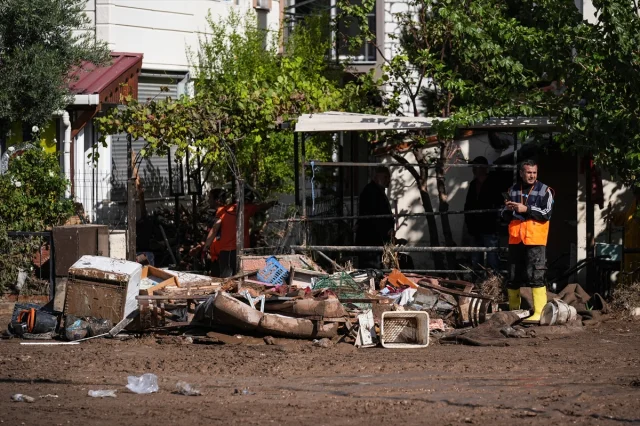 Foça'da sel felaketi sonrası yaralar nasıl sarılıyor?