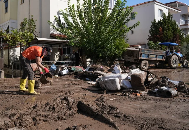 Foça'da sel felaketi sonrası yaralar nasıl sarılıyor?