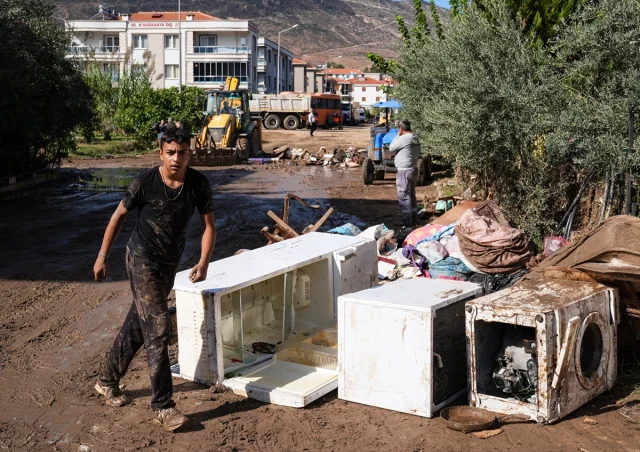 Foça'da sel felaketi sonrası yaralar nasıl sarılıyor?