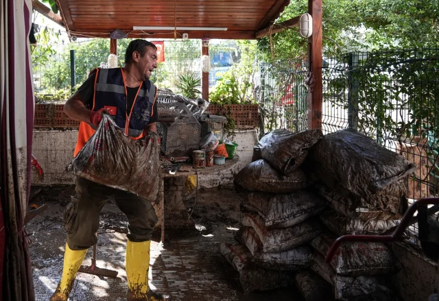 Foça'da sel felaketi sonrası yaralar nasıl sarılıyor?