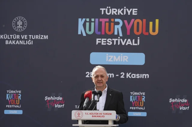 İzmir'de Kültür Şöleni Başladı: Sanatseverler Bu Etkinliği Kaçırmayın
