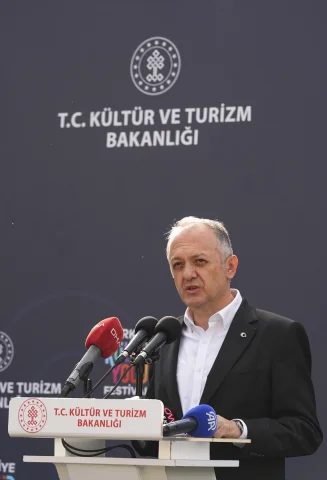 İzmir'de Kültür Şöleni Başladı: Sanatseverler Bu Etkinliği Kaçırmayın
