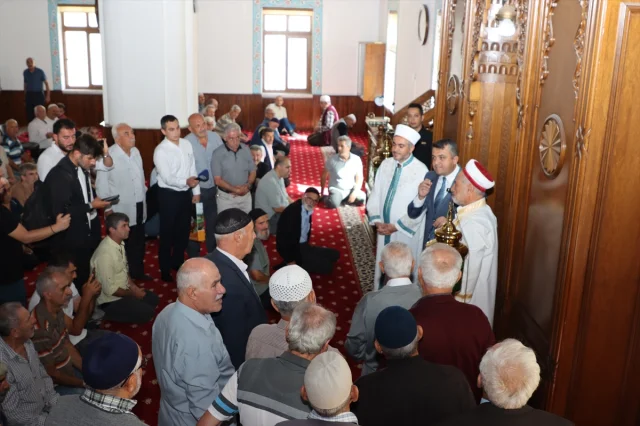 Hatay'da 49 Yıllık İmam Ali Tekeci'ye Duygusal Veda