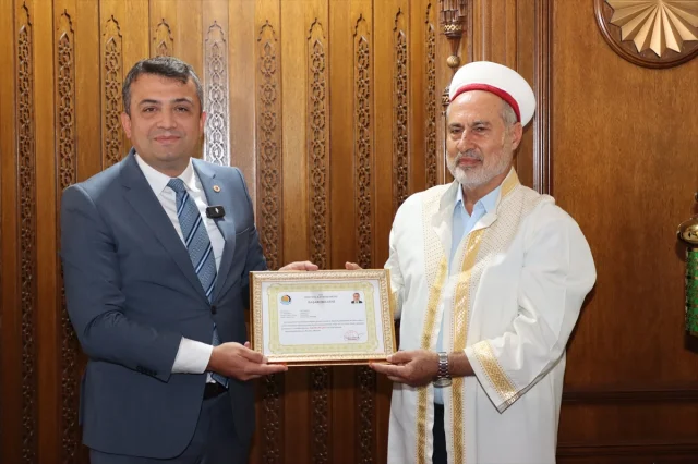 Hatay'da 49 Yıllık İmam Ali Tekeci'ye Duygusal Veda