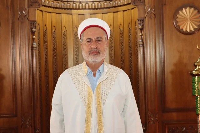 Hatay'da 49 Yıllık İmam Ali Tekeci'ye Duygusal Veda