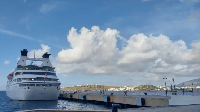 Bodrum'a Yanaşan "Star Legend" Kruvaziyeri ile 271 Turist Geldi