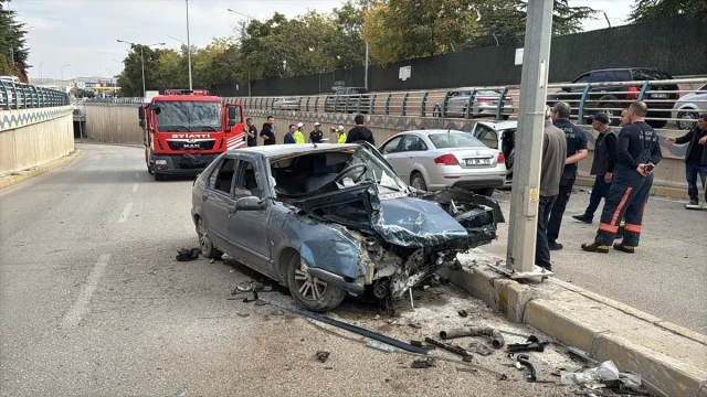 Elazığ'da Üç Araç Birbirine Girdi: 5 Yaralı