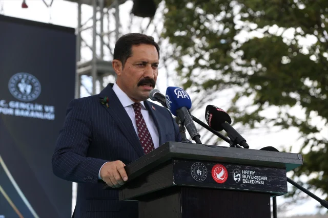 Bakan Bak'ın Hatay Ziyareti Gençleri Heyecanlandırdı