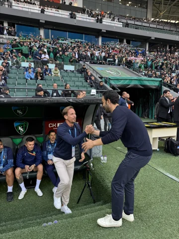 Trendyol Süper Lig'de Kocaelispor ve Alanyaspor: İlk Yarı Nefes Kesti