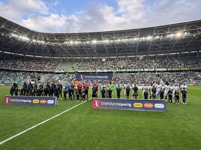 Trendyol Süper Lig'de Kocaelispor ve Alanyaspor: İlk Yarı Nefes Kesti