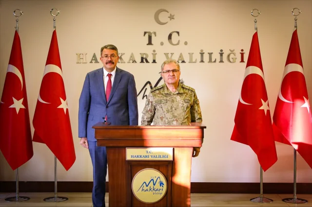 Orgeneral Metin Tokel Hakkari'de Kritik Ziyaretler Gerçekleştirdi