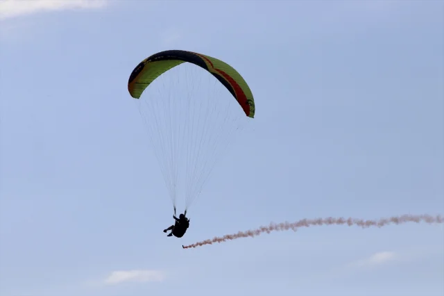 Fethiye'de Gökyüzü Adrenalinle Dolu: Ölüdeniz Hava Oyunları Heyecanı