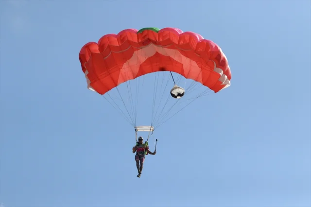 Fethiye'de Gökyüzü Adrenalinle Dolu: Ölüdeniz Hava Oyunları Heyecanı