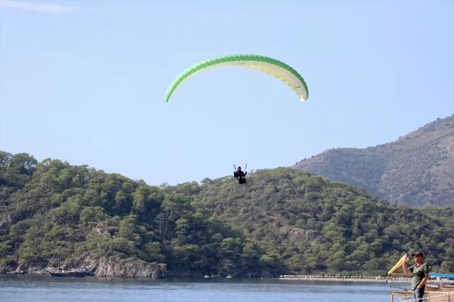 Fethiye'de Gökyüzü Adrenalinle Dolu: Ölüdeniz Hava Oyunları Heyecanı