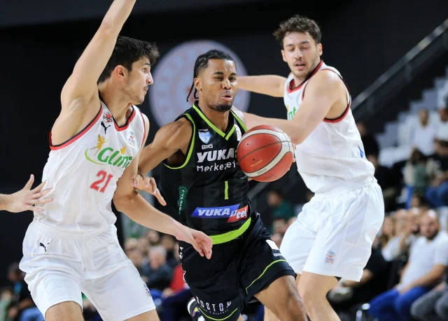 Basketbol Süper Ligi'nde Heyecan: Glint Manisa Evinde Zafer Kazandı