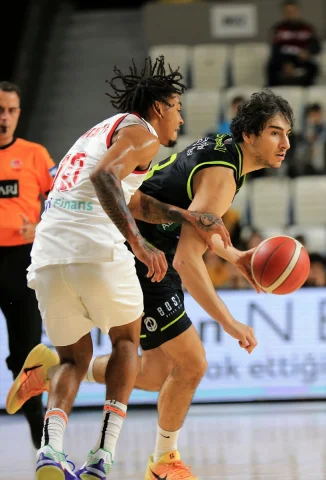 Basketbol Süper Ligi'nde Heyecan: Glint Manisa Evinde Zafer Kazandı