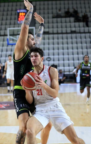 Basketbol Süper Ligi'nde Heyecan: Glint Manisa Evinde Zafer Kazandı