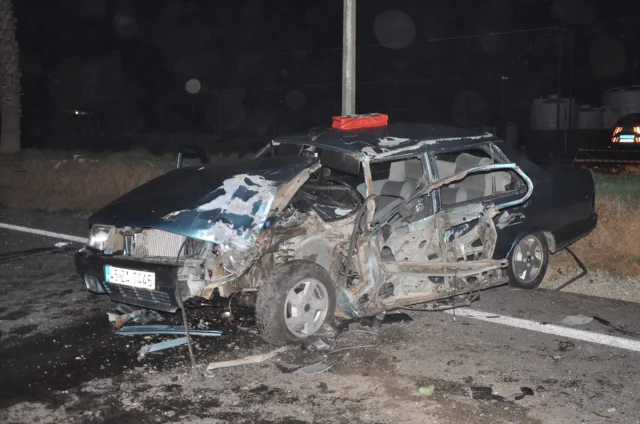 İzmir'de Korkutan Çarpışma: 6 Kişi Hastanelik Oldu