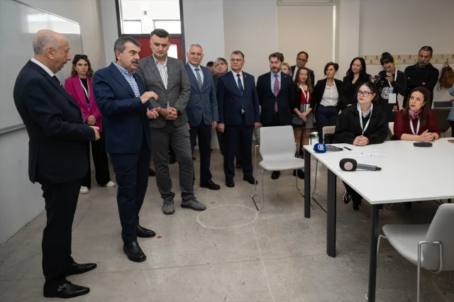 Bakan Tekin'den ODTÜ'deki Zeka Kongresi'ne İlham Verici Ziyaret