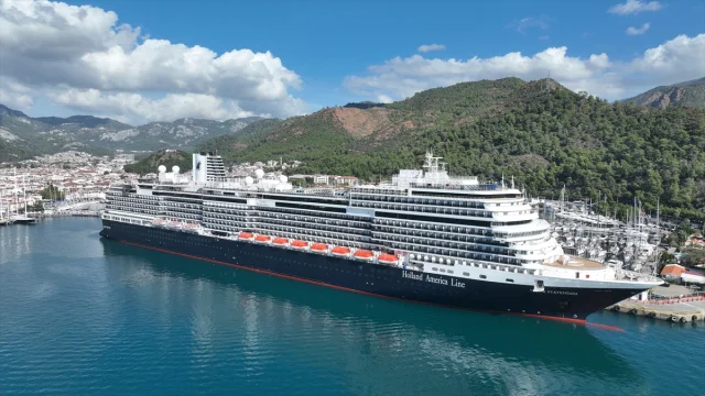 MS Nieuw Statendam Kruvaziyeri Marmaris'te Turist Akınına Sebep Oldu