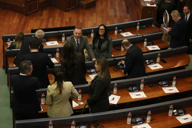 Kosova'nın Geleceği Tehdit Altında Albin Kurti Güvenoyu Alamadı