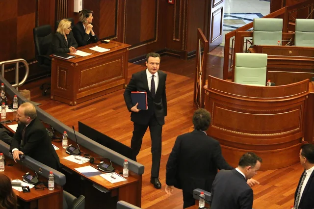 Kosova'nın Geleceği Tehdit Altında Albin Kurti Güvenoyu Alamadı