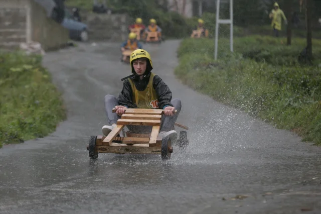 Rize'de Geleneksel "Laz Ralli" Heyecanı Tahta Arabalarla Yaşandı