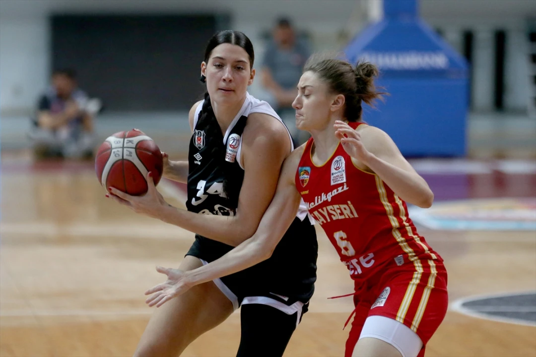 Beşiktaş Kadın Basketbolu Kayseri'de Fark Attı