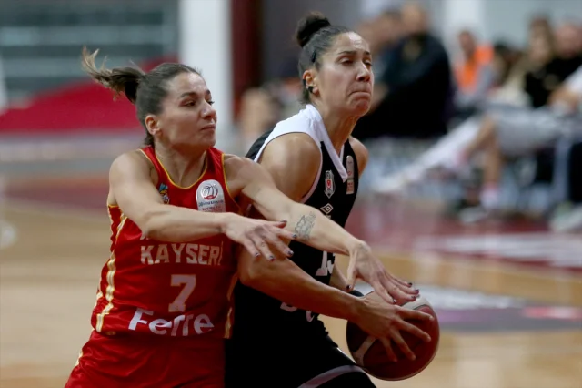 Beşiktaş Kadın Basketbolu Kayseri'de Fark Attı