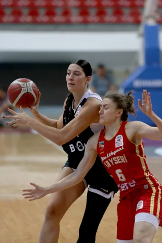 Beşiktaş Kadın Basketbolu Kayseri'de Fark Attı