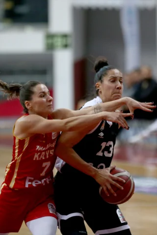 Beşiktaş Kadın Basketbolu Kayseri'de Fark Attı