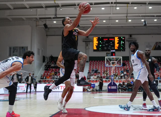 Türkiye Sigorta Basketbol Süper Ligi'nde Aliağa Petkimspor'un Nefes Kesen Zaferi