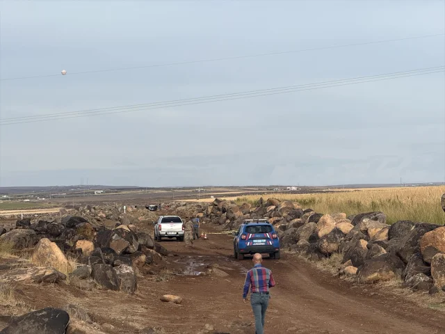 Siverek’te Çiftçi Tarlasında Patlamamış Top Mermisi Buldu!