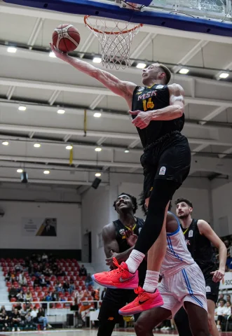 Türkiye Sigorta Basketbol Süper Ligi'nde Aliağa Petkimspor'un Nefes Kesen Zaferi