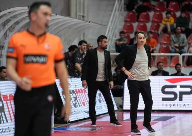 Türkiye Sigorta Basketbol Süper Ligi'nde Aliağa Petkimspor'un Nefes Kesen Zaferi