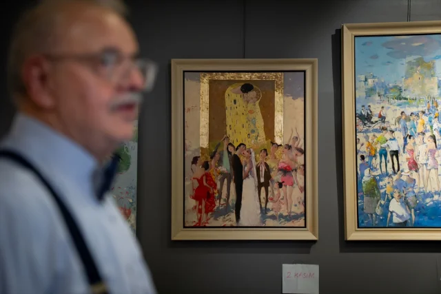 Sanat Tutkunları Müzayedeye Yoğun İlgi Gösterdi