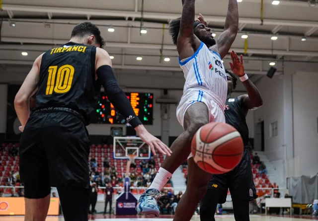 Türkiye Sigorta Basketbol Süper Ligi'nde Aliağa Petkimspor'un Nefes Kesen Zaferi