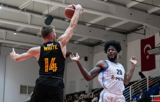 Türkiye Sigorta Basketbol Süper Ligi'nde Aliağa Petkimspor'un Nefes Kesen Zaferi