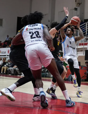 Türkiye Sigorta Basketbol Süper Ligi'nde Aliağa Petkimspor'un Nefes Kesen Zaferi