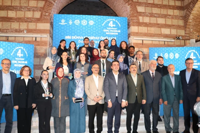 Bursa'nın Kadim Atmosferinde Edebiyat Kardeşliği