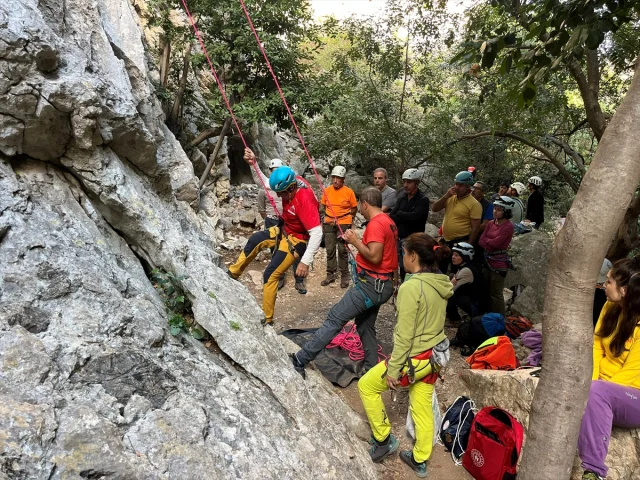 Antalya'da Kaya Tırmanışı Şenliği Coşkuyla Başladı