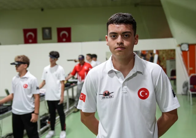 İzmir'de Genç Atıcılar Olimpiyat Yolu Peşinde