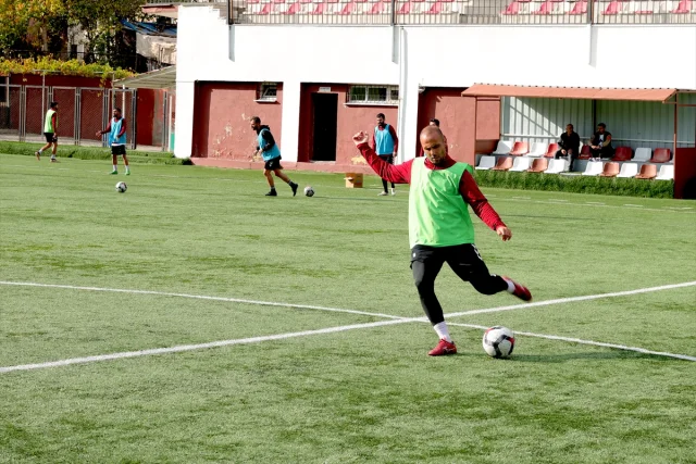 Öğretmenlik ve Futbol Tutkusunu Aynı Anda Yaşayan İsim: Hakk...