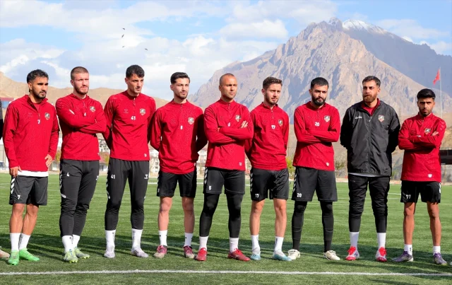 Öğretmenlik ve Futbol Tutkusunu Aynı Anda Yaşayan İsim: Hakkı Hakan Özhan