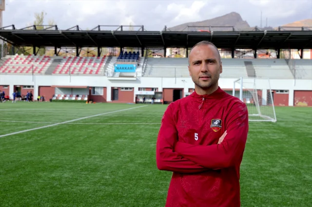 Öğretmenlik ve Futbol Tutkusunu Aynı Anda Yaşayan İsim: Hakkı Hakan Özhan
