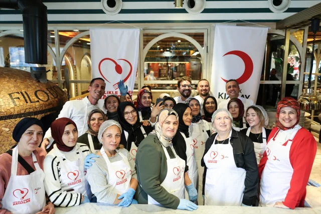 İstanbul'da Depremzede Kadınlara Ünlü Şeflerden Gastronomi Desteği