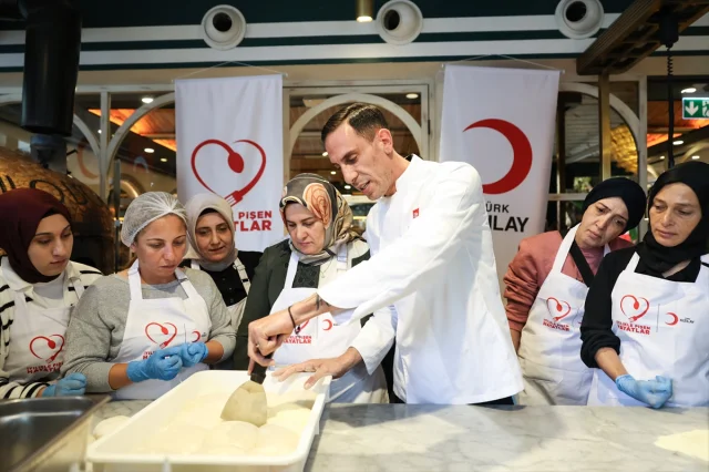 İstanbul'da Depremzede Kadınlara Ünlü Şeflerden Gastronomi Desteği