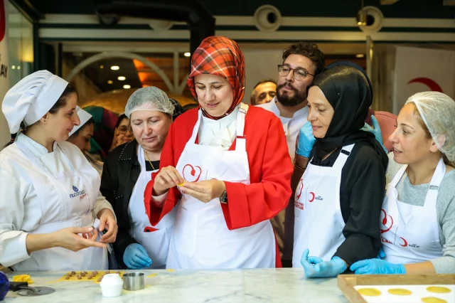İstanbul'da Depremzede Kadınlara Ünlü Şeflerden Gastronomi Desteği