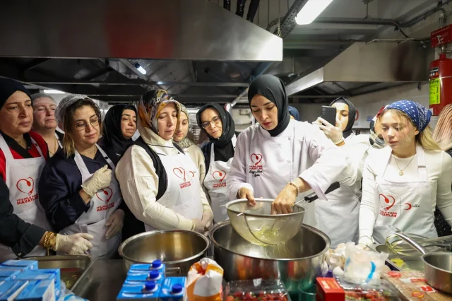 İstanbul'da Depremzede Kadınlara Ünlü Şeflerden Gastronomi Desteği